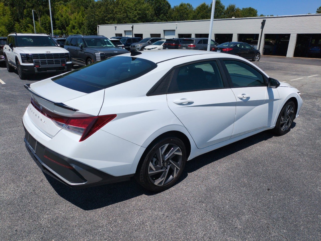 Used 2025 Hyundai Elantra Sport FWD image 7