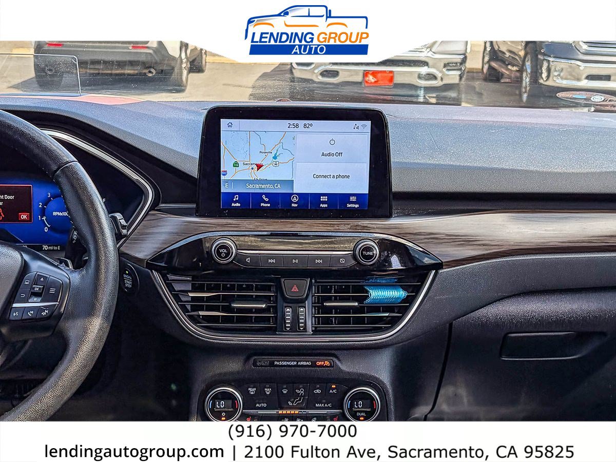 Used 2020 Ford Escape Titanium w/ Titanium Premium Package 2.0 AWD/4WD image 12