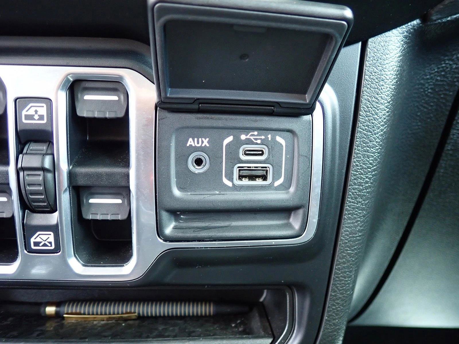 Used 2021 Jeep Gladiator Overland w/ Popular Equipment Package AWD/4WD image 17
