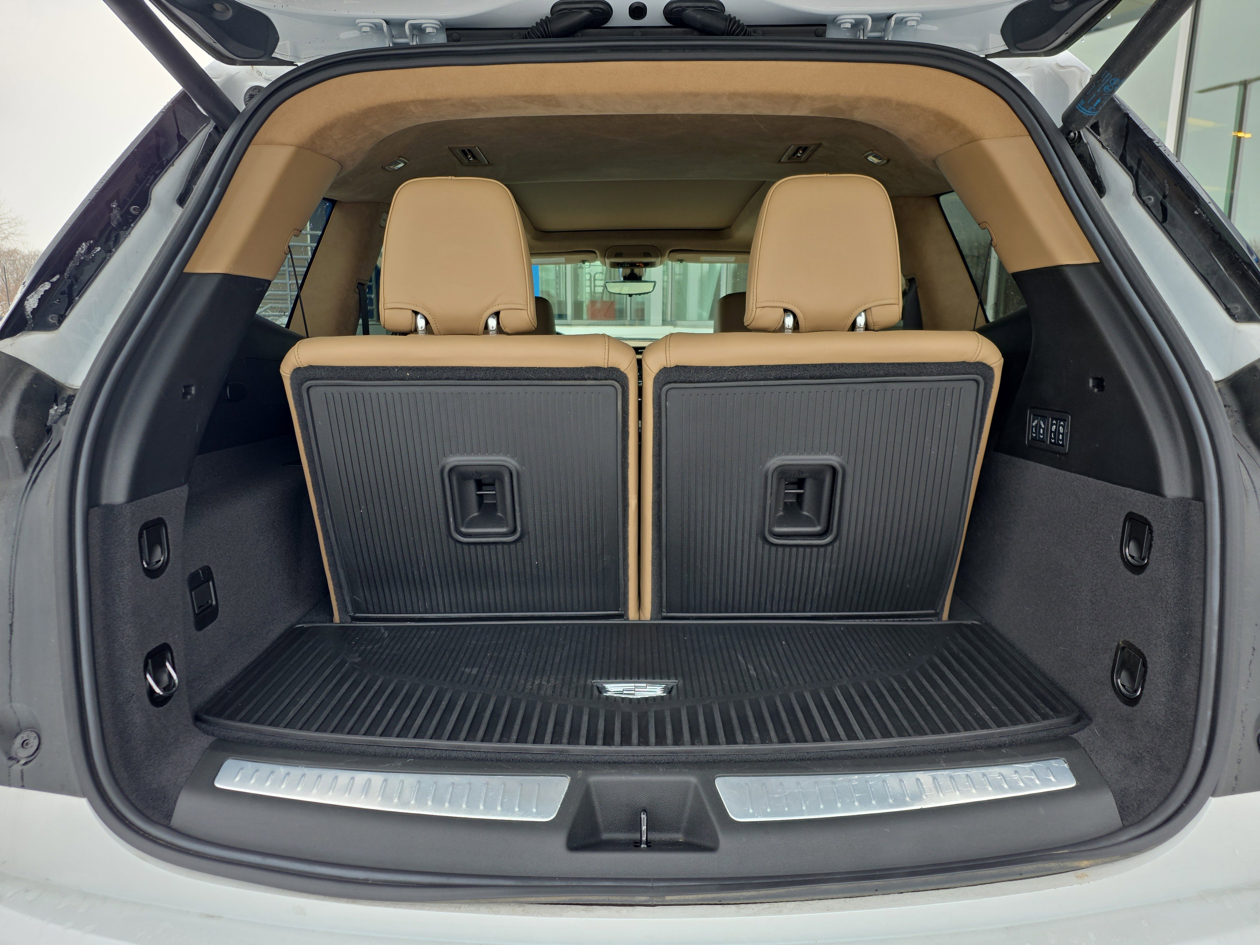 Used 2025 Cadillac XT6 Sport w/ Platinum Package image 38