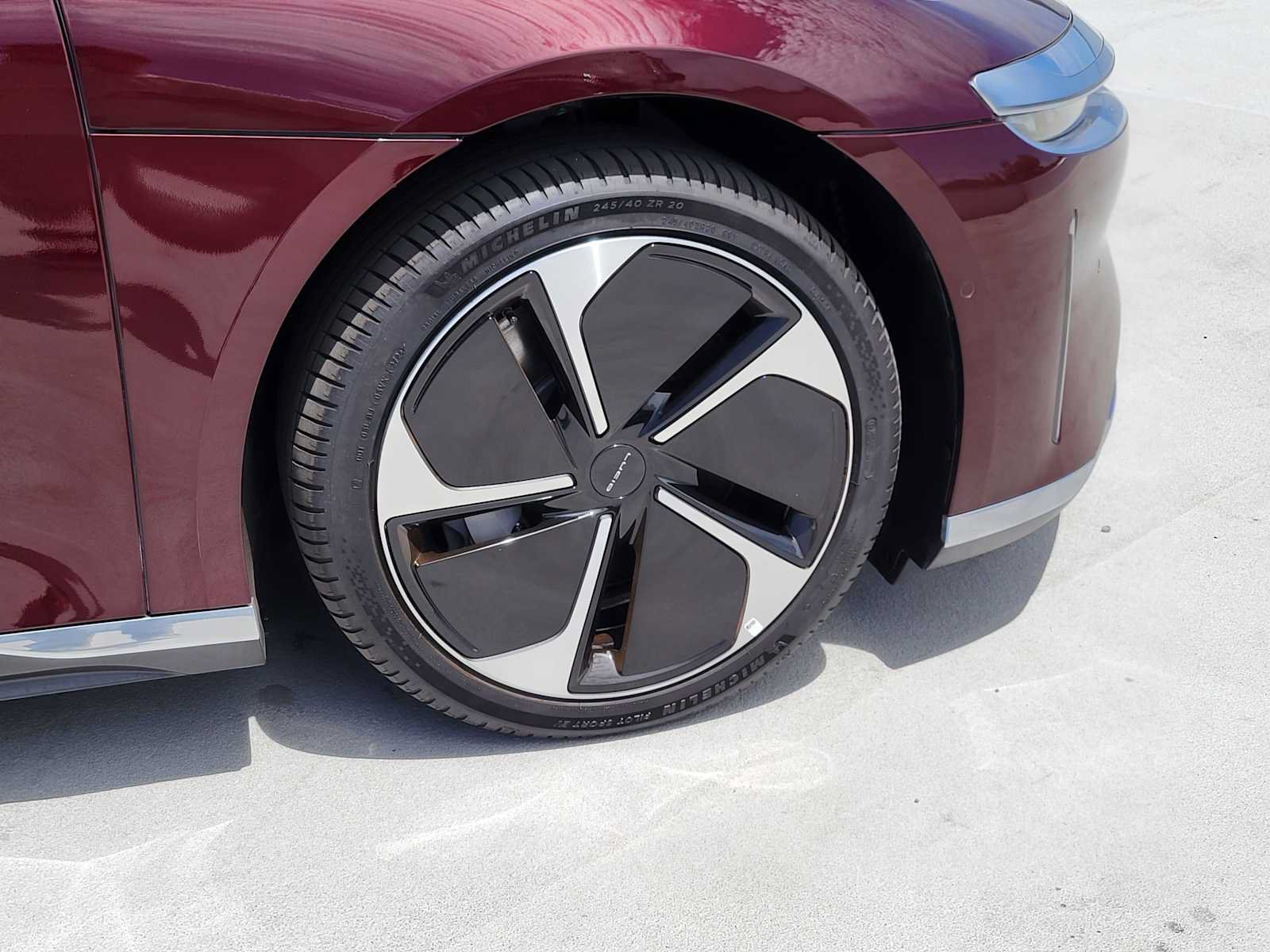Used 2025 Lucid Air Touring AWD/4WD image 9