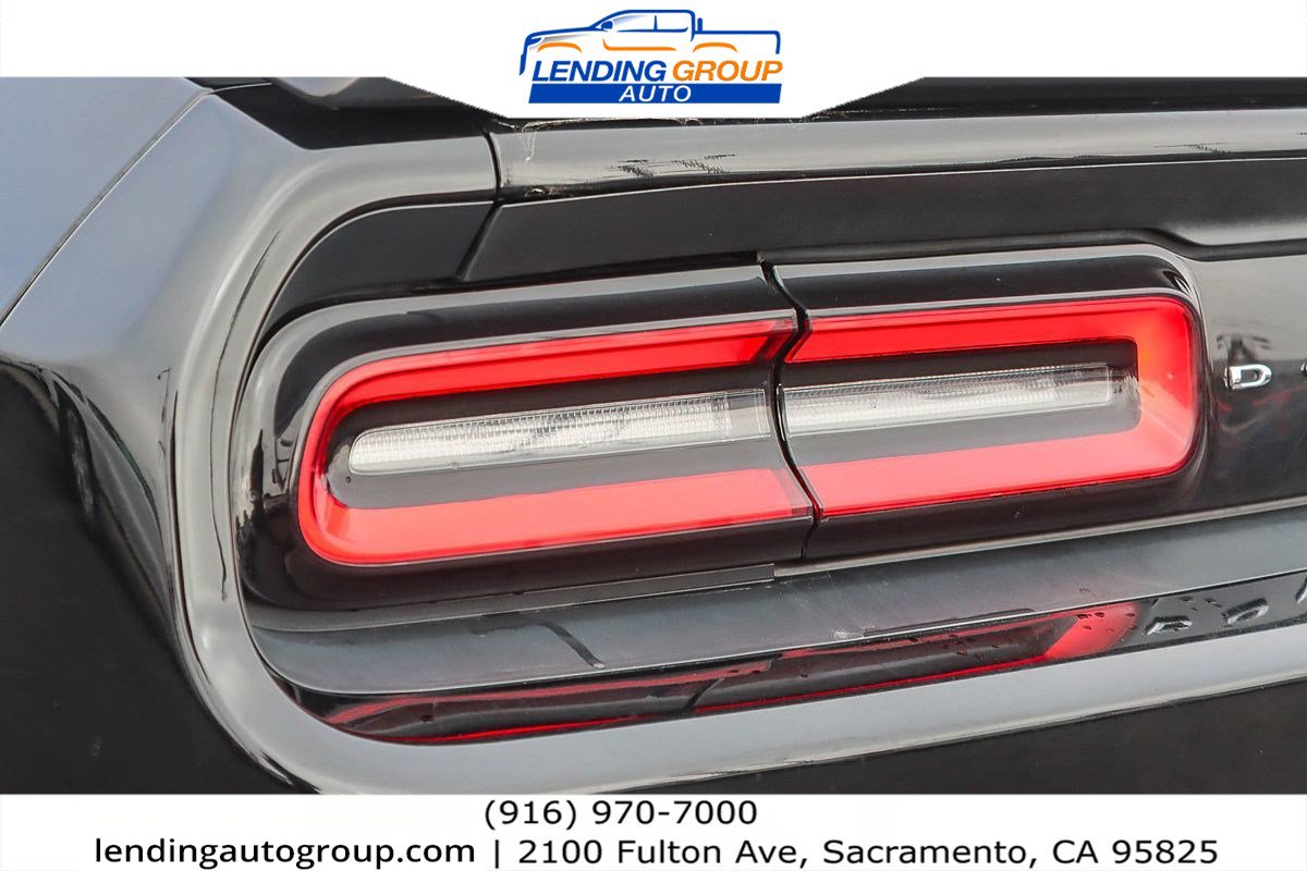 Used 2018 Dodge Challenger SXT w/ Blacktop Package image 8