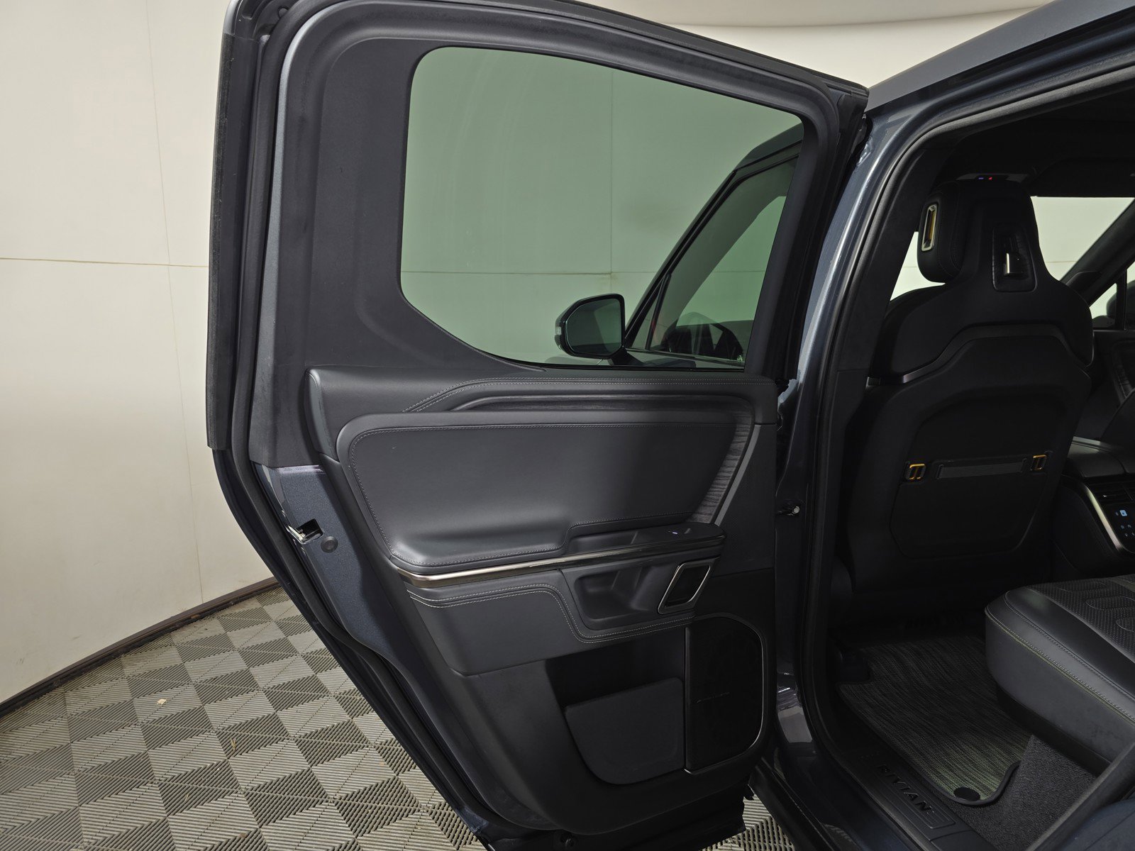 Used 2022 Rivian R1T Launch Edition AWD/4WD image 17