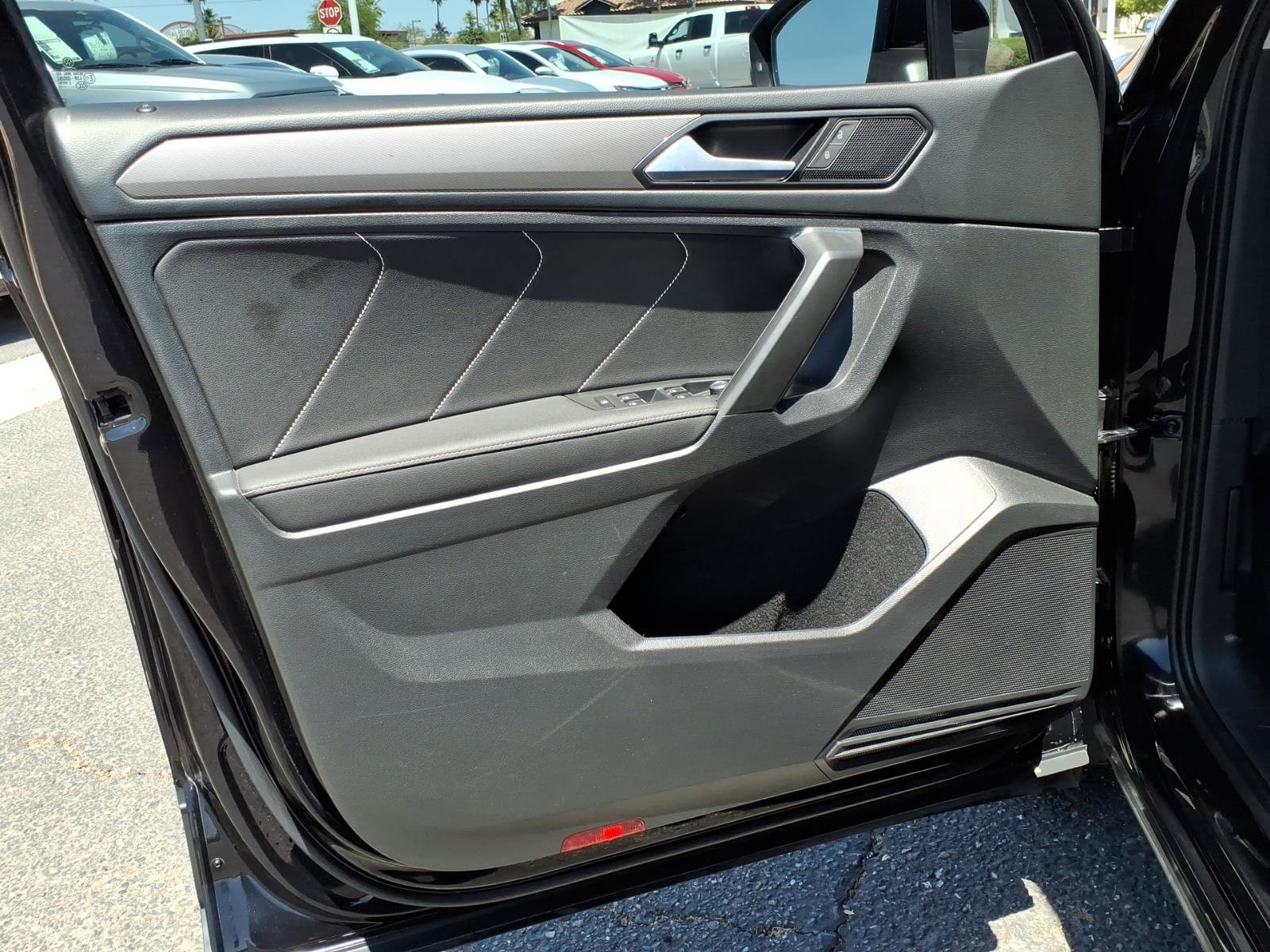 Certified 2022 Volkswagen Tiguan SE FWD image 17