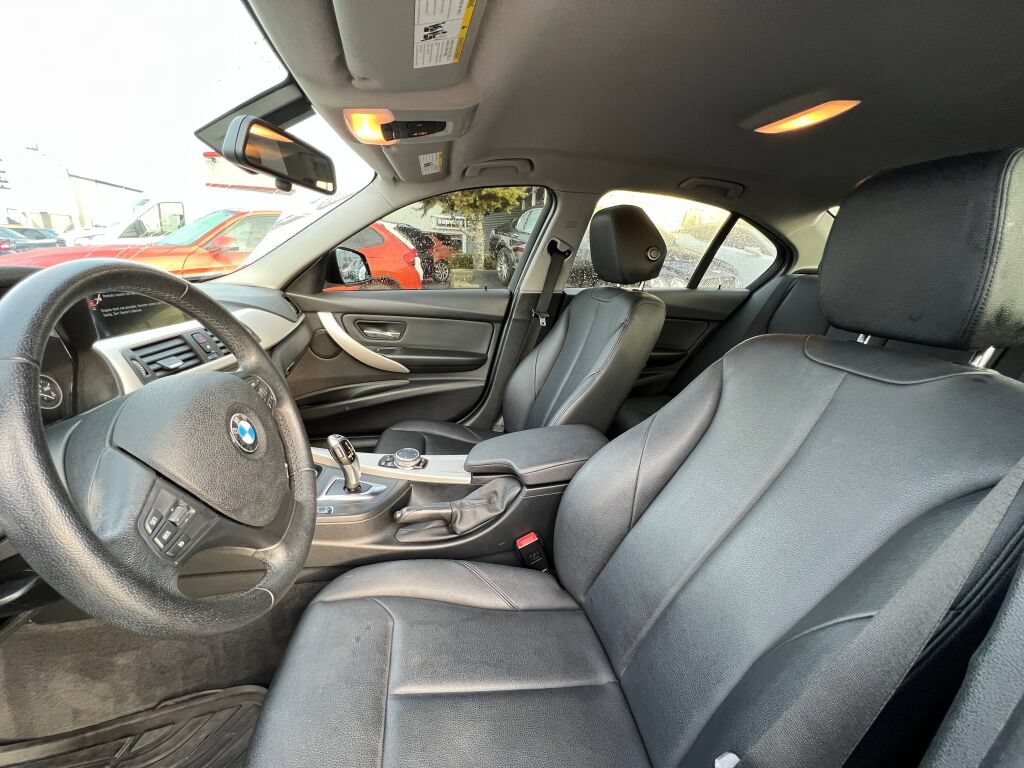 Used 2015 BMW 320i xDrive Sedan AWD/4WD image 16