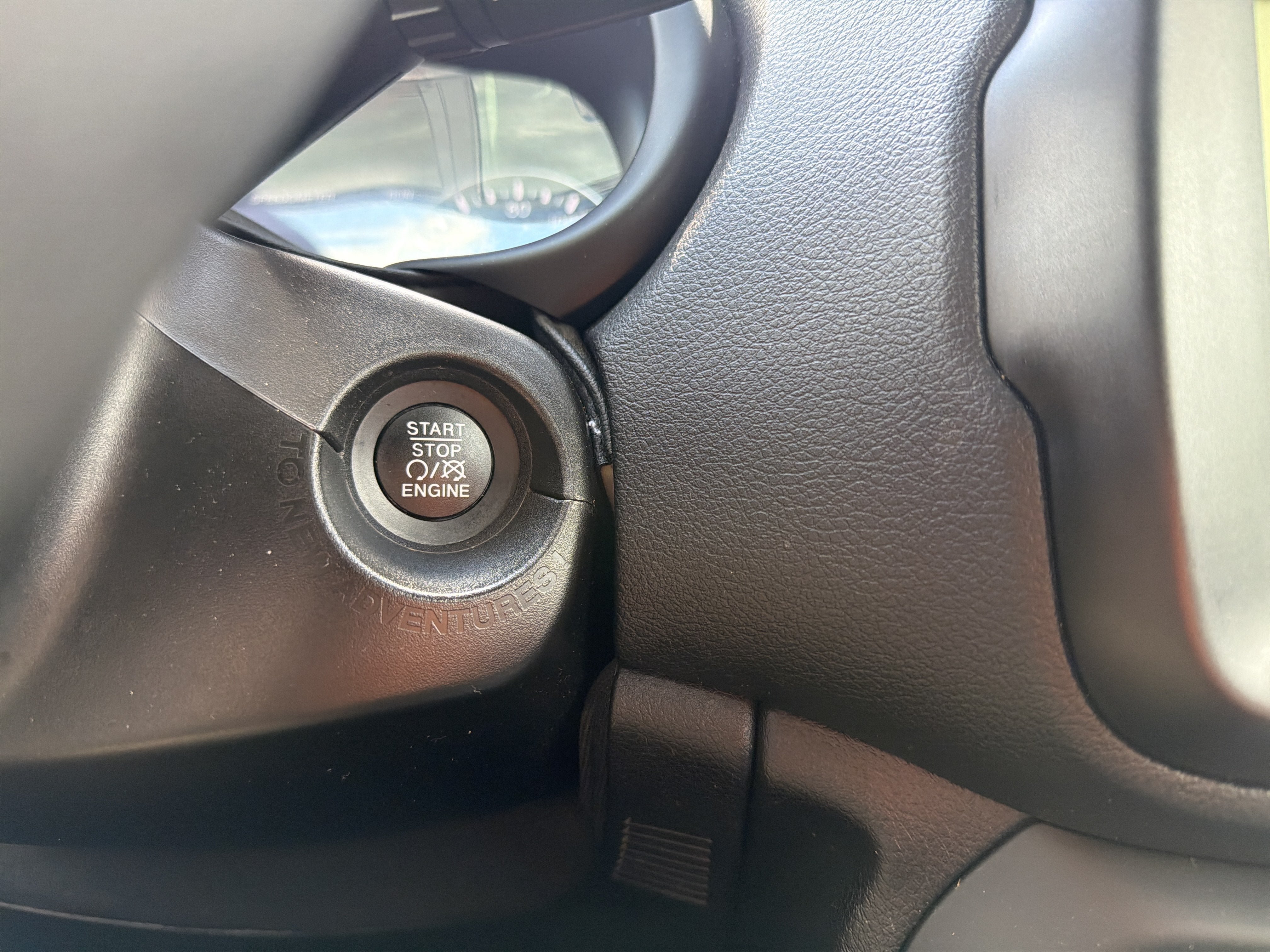Used 2022 Jeep Renegade Latitude AWD/4WD image 15