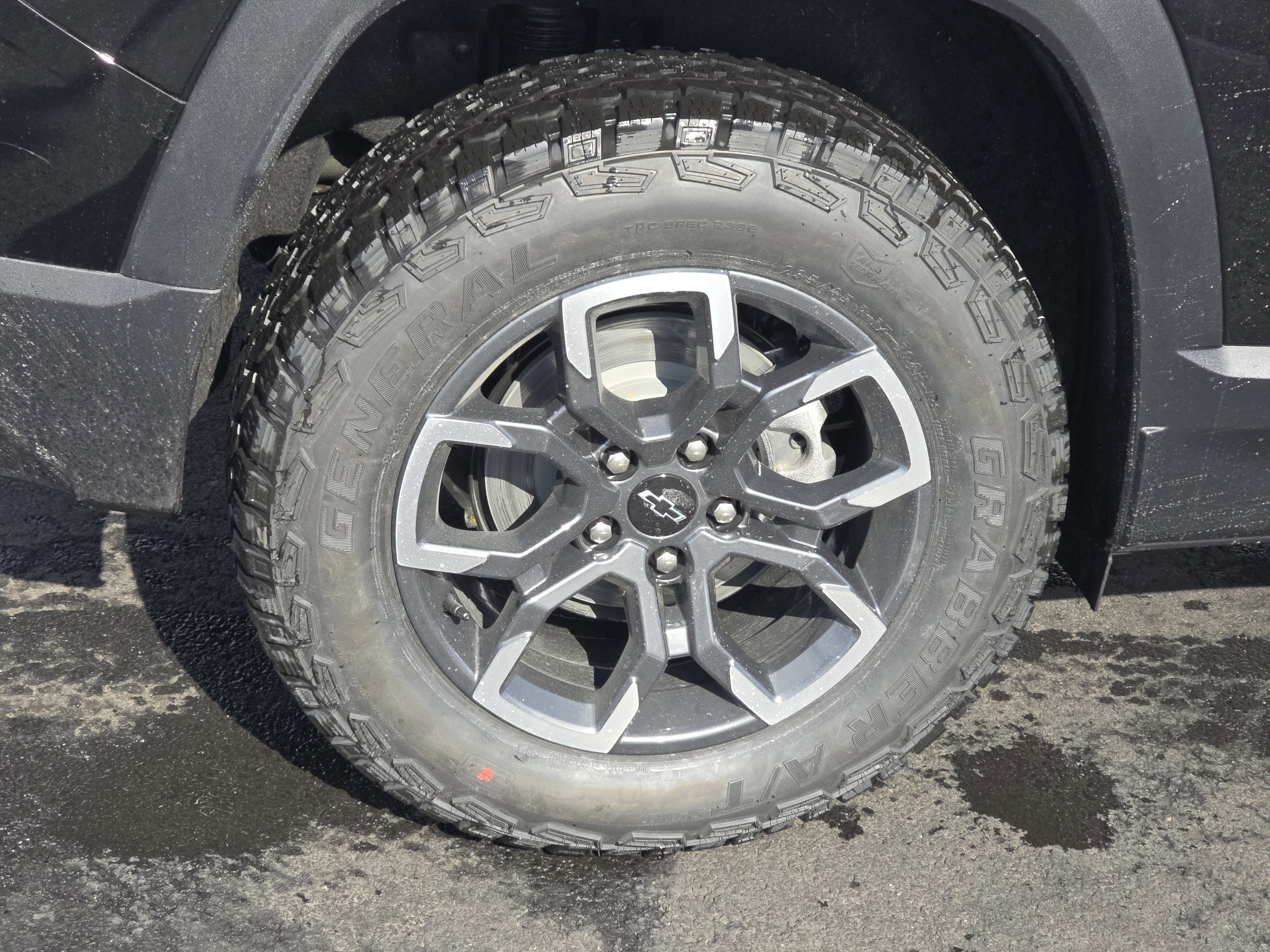 New 2026 Chevrolet Equinox ACTIV image 12