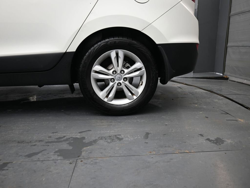 Used 2013 Hyundai Tucson GLS image 14