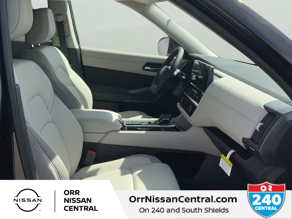 New 2026 Nissan Pathfinder SL image 11