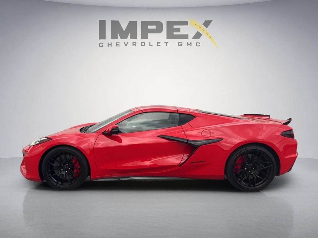 Used 2023 Chevrolet Corvette Z06 w/ Engine Appearance Package RWD image 2