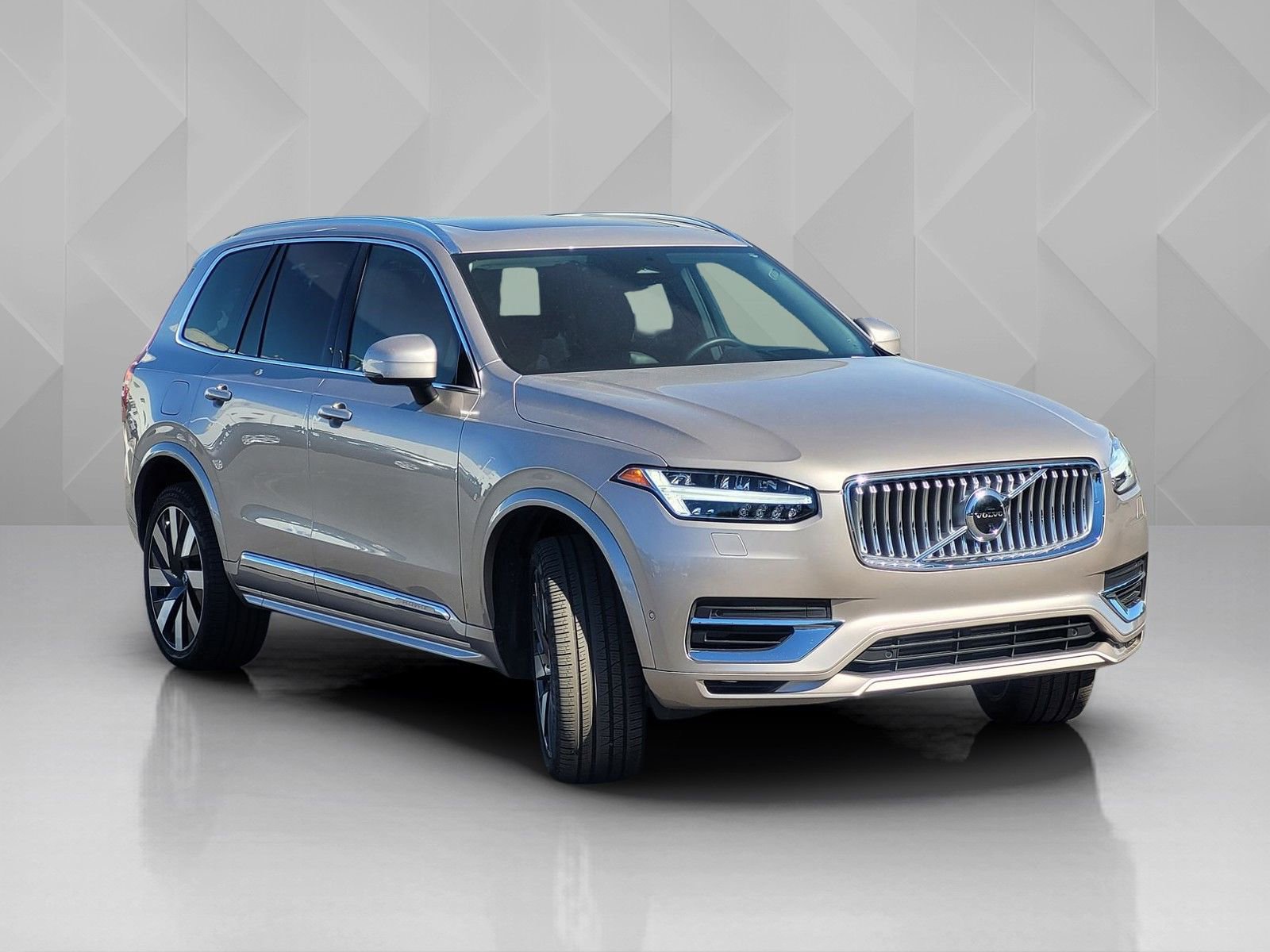 Certified 2023 Volvo XC90 T8 Ultimate w/ Protection Package Premier image 8