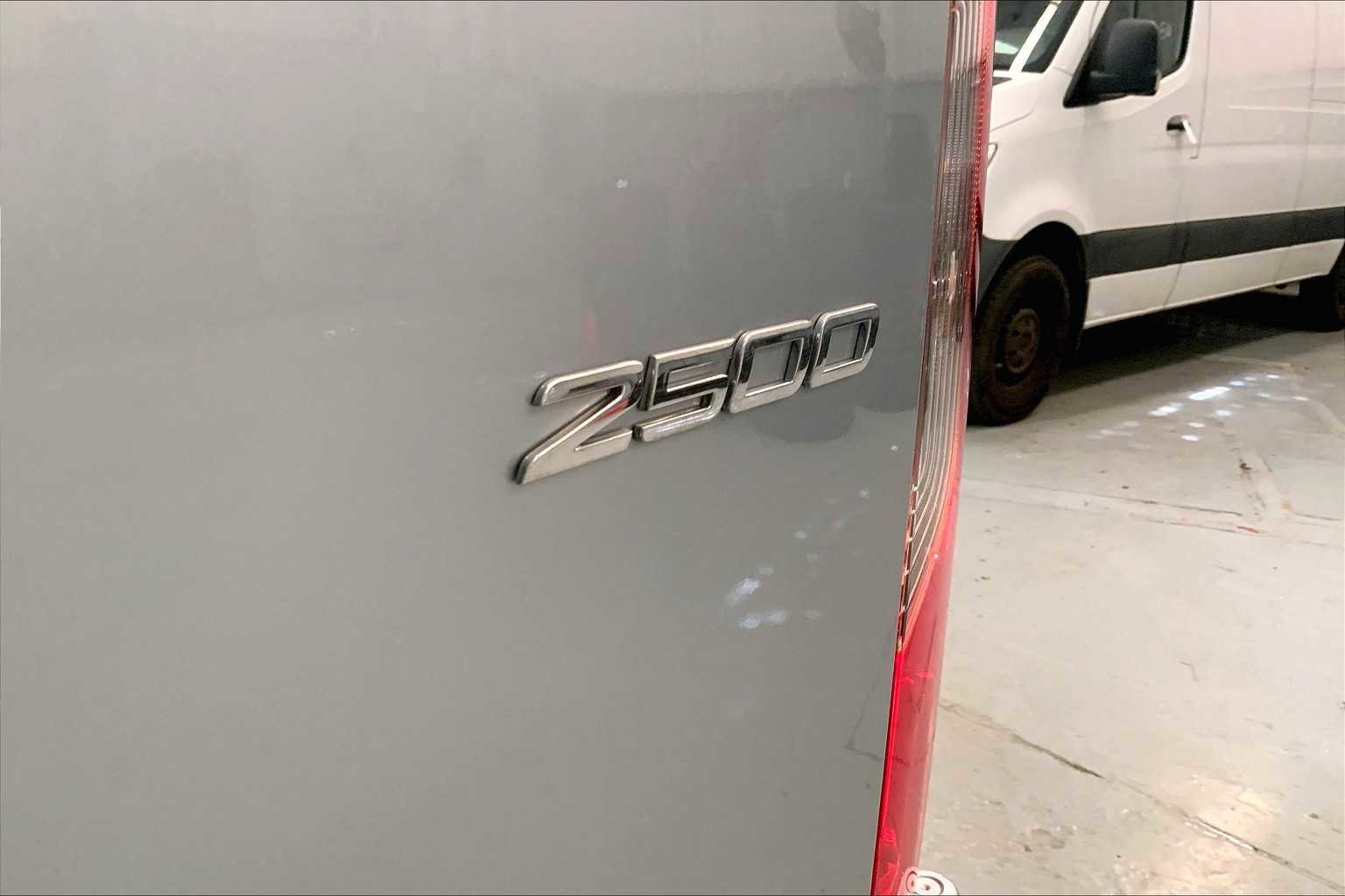 Used 2025 Mercedes-Benz Sprinter 2500 image 13