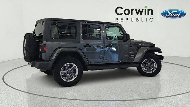 Used 2018 Jeep Wrangler Unlimited Sahara AWD/4WD image 6