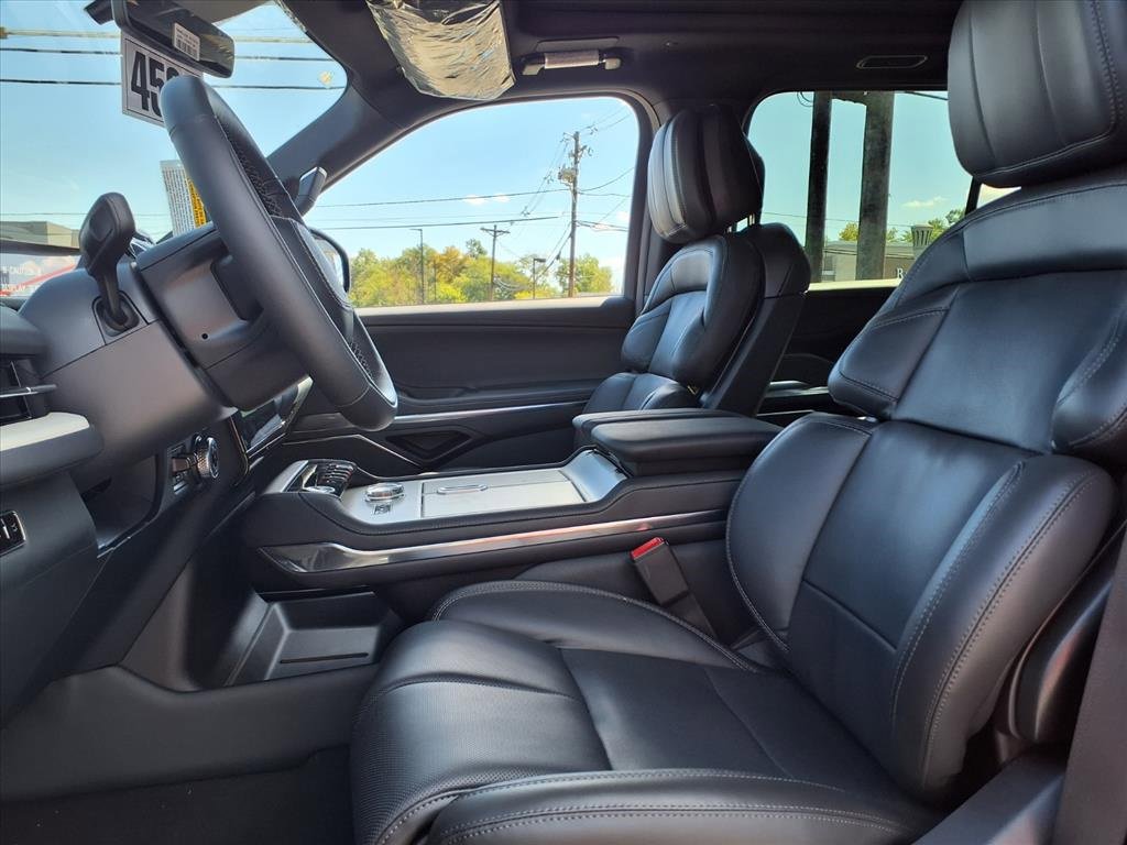 New 2025 Lincoln Navigator Reserve w/ Jet Appearance Package image 9