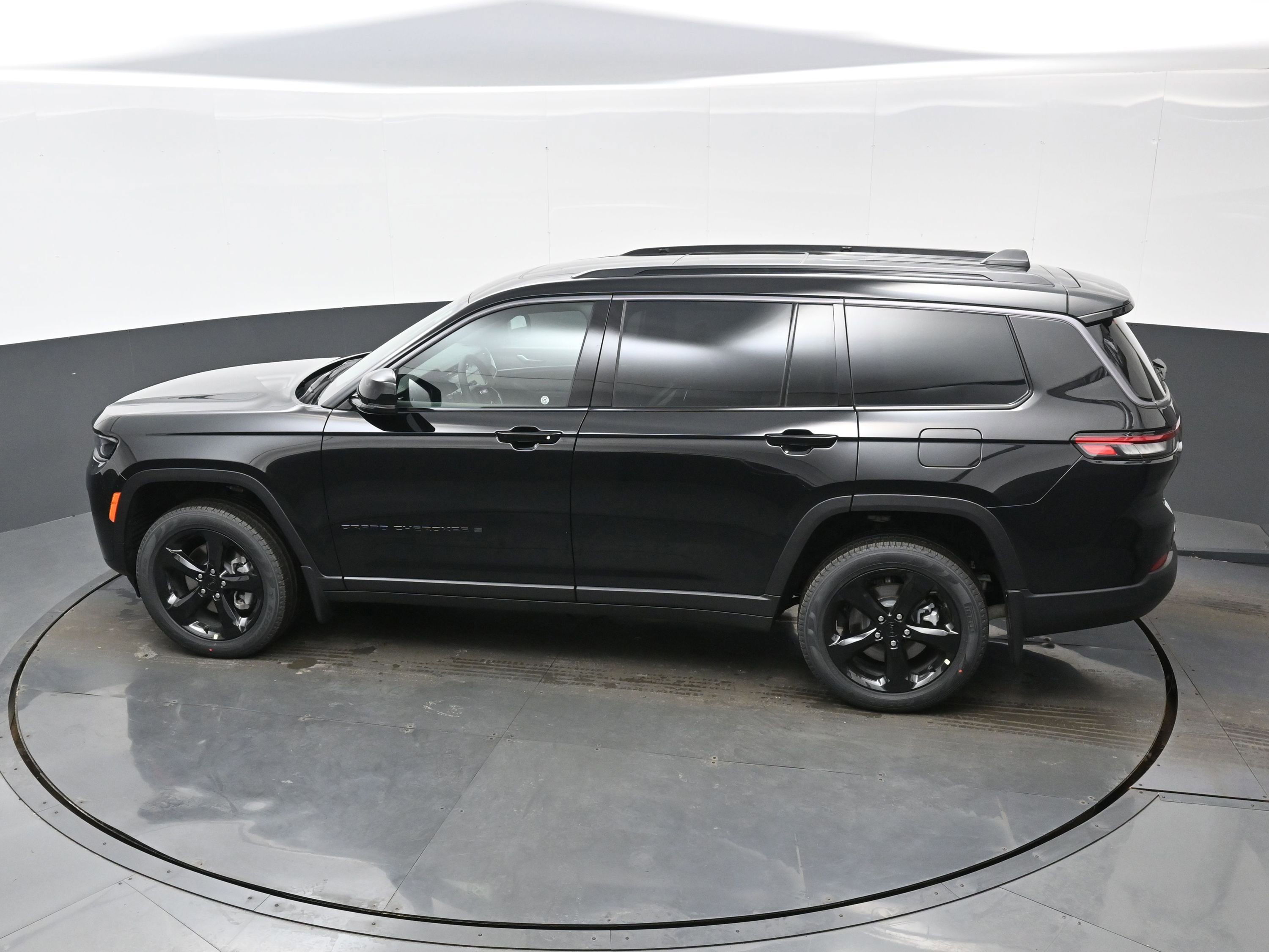 New 2026 Jeep Grand Cherokee L Limited w/ Limited Altitude Package AWD/4WD image 20