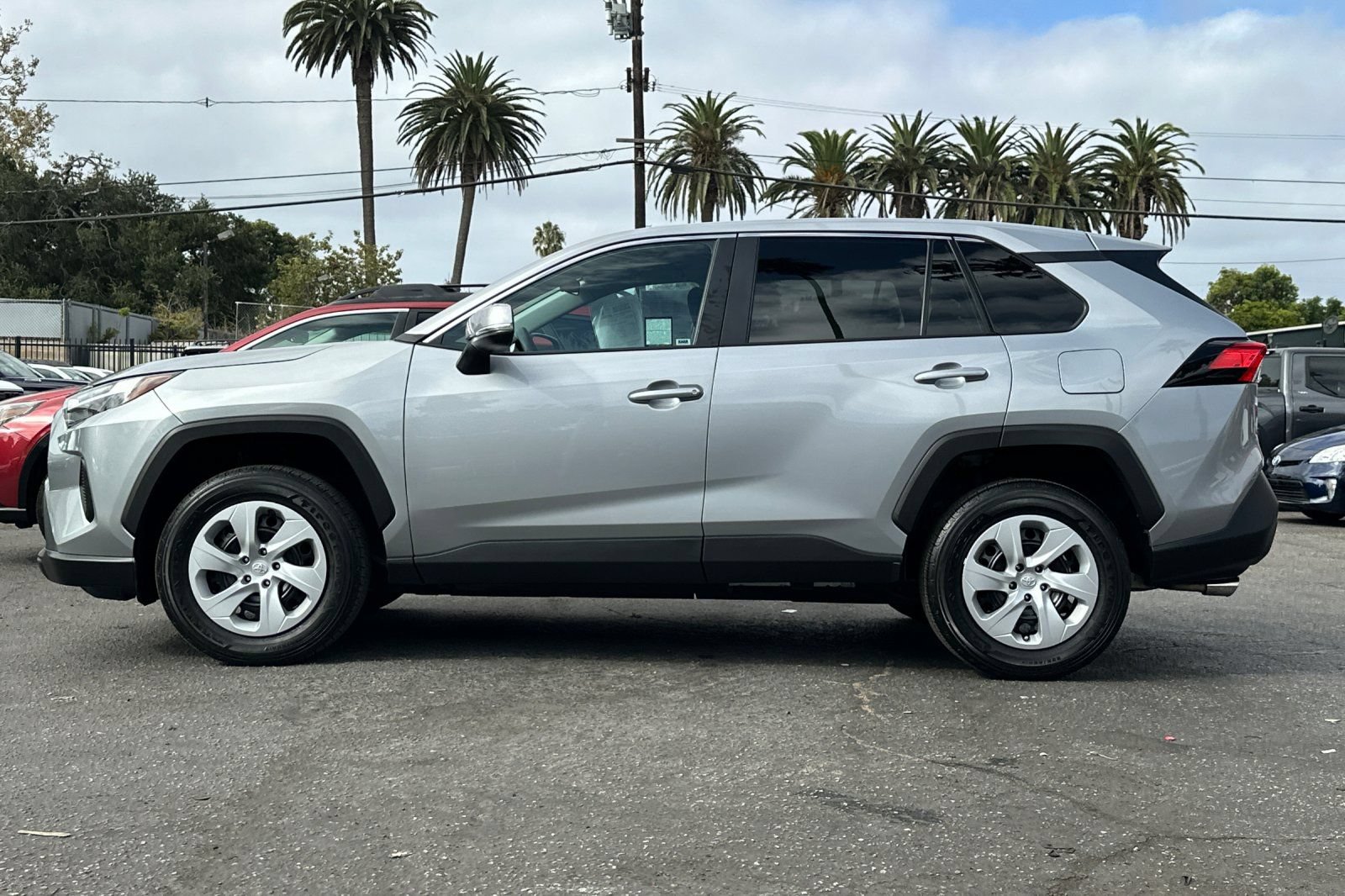 Used 2025 Toyota RAV4 LE FWD image 7