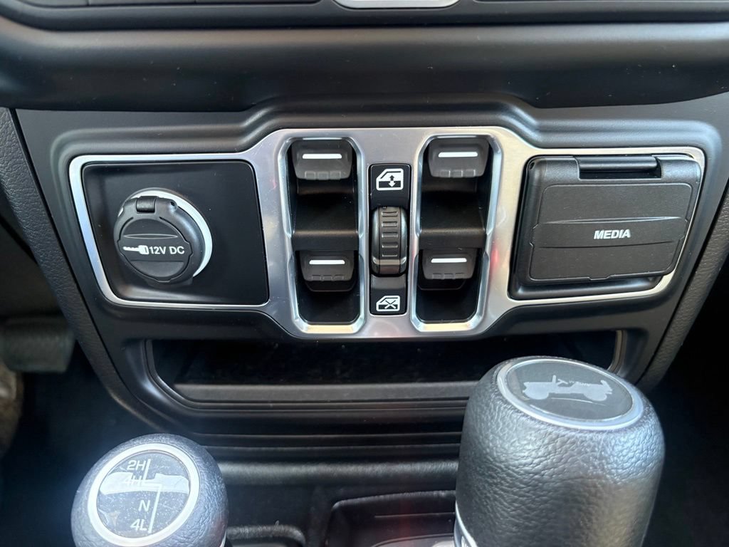 Used 2020 Jeep Wrangler Unlimited Sport S AWD/4WD image 23