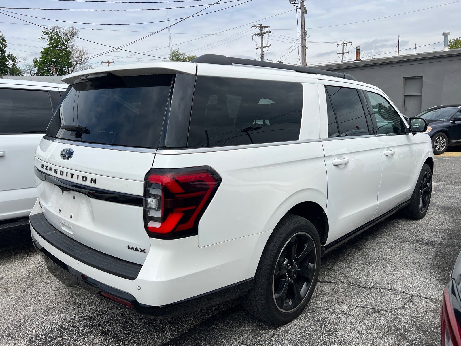 Used 2023 Ford Expedition Max Limited AWD/4WD image 4
