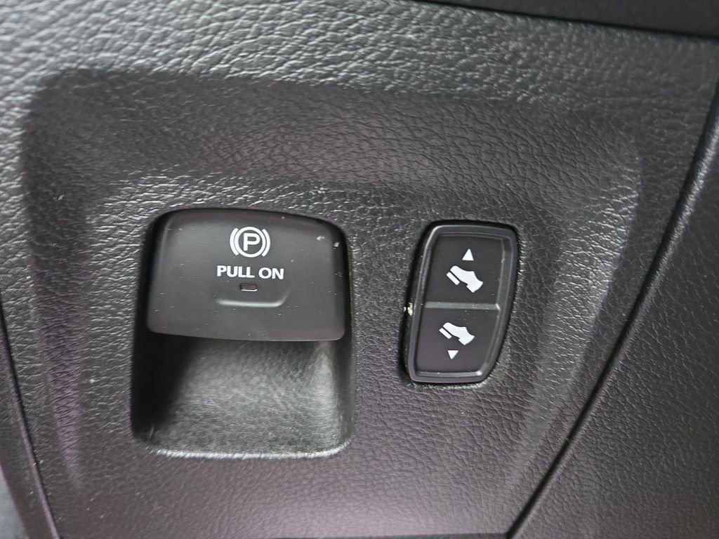 Used 2022 RAM 1500 Big Horn w/ Built-to-serve Edition image 9