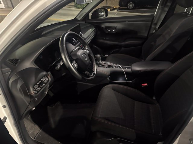 Used 2025 Honda HR-V Sport image 3