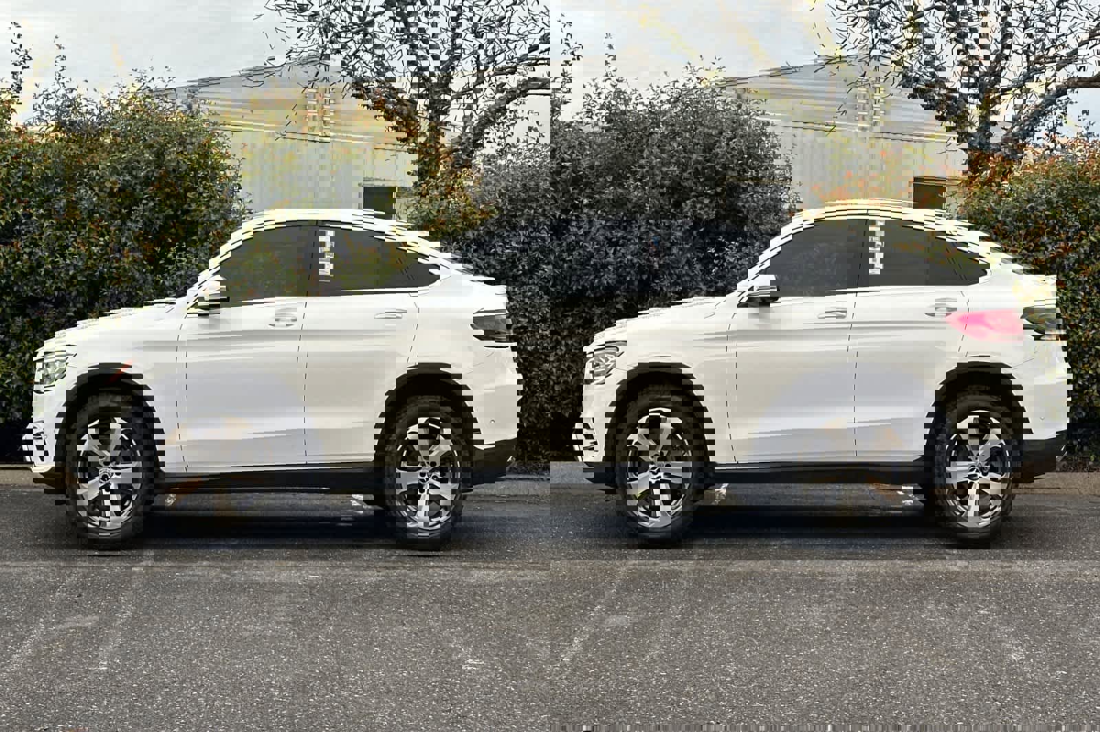 Used 2020 Mercedes-Benz GLC 300 4MATIC Coupe image 6