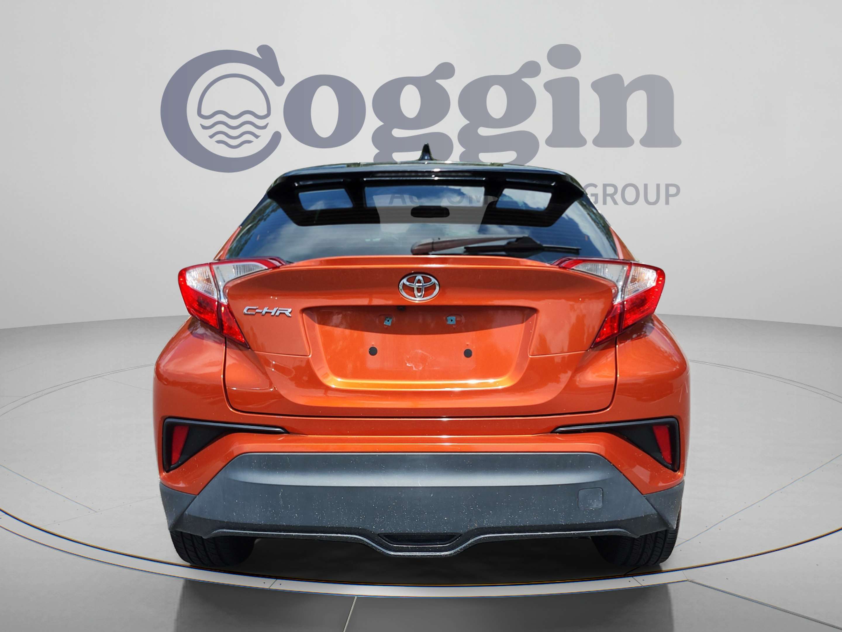 Used 2020 Toyota C-HR XLE FWD image 4