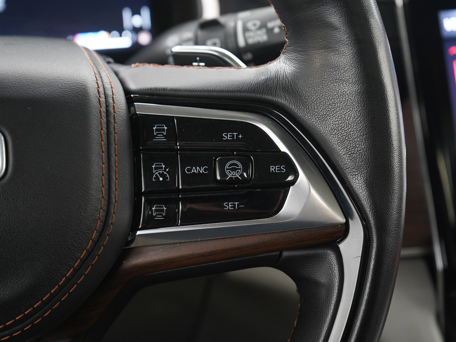 Used 2021 Jeep Grand Cherokee L Summit w/ Advanced Protech Group IV image 30