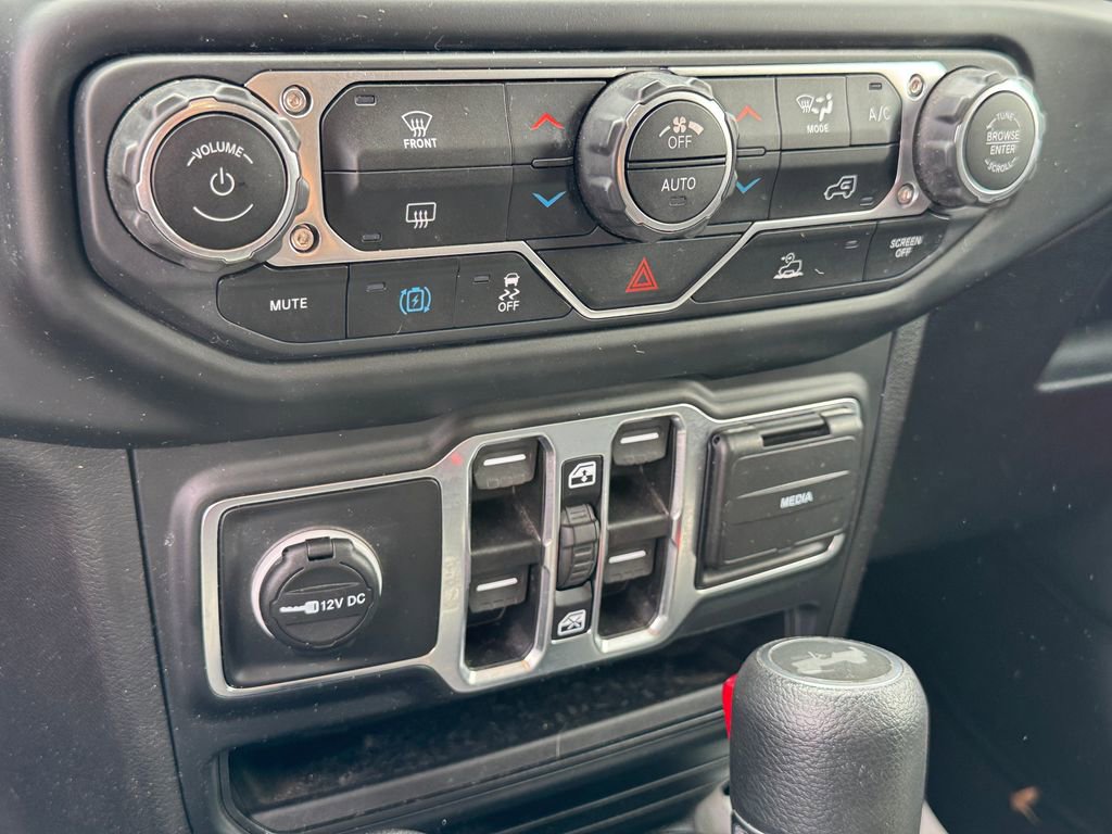 Used 2023 Jeep Wrangler Unlimited image 15