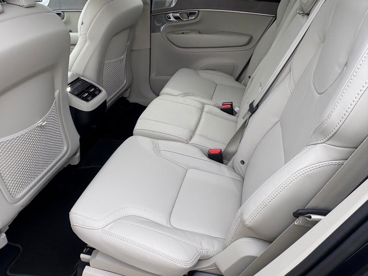 New 2026 Volvo XC90 B6 Ultra w/ Lounge Package AWD/4WD image 22