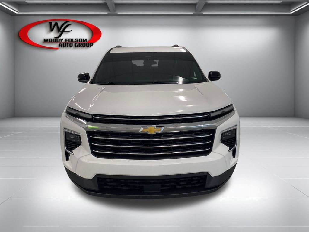 Used 2025 Chevrolet Traverse LT w/ LPO, Floor Liner Package FWD image 2
