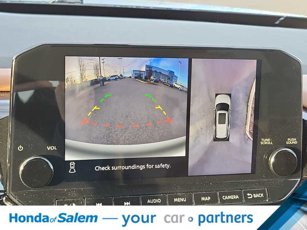 Used 2022 Nissan Pathfinder Platinum w/ Cargo Package image 25