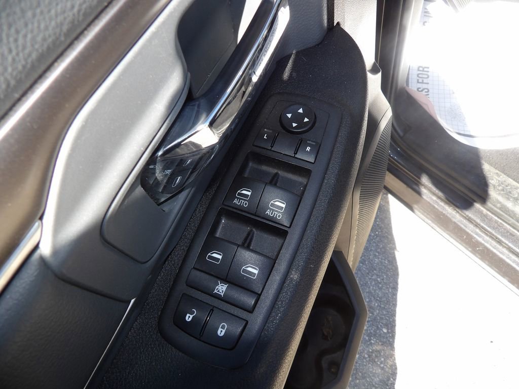 Used 2024 RAM 1500 Classic SLT AWD/4WD image 11