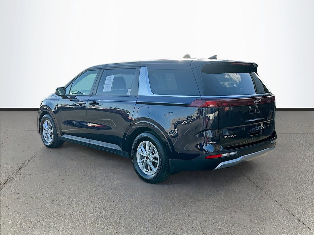 Certified 2024 Kia Carnival LX image 5