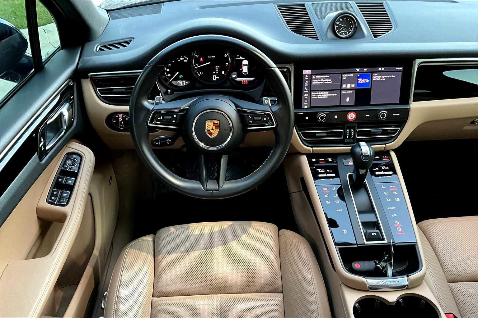 Used 2023 Porsche Macan Turbo AWD/4WD image 11