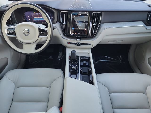 Used 2023 Volvo XC60 T8 Plus image 17