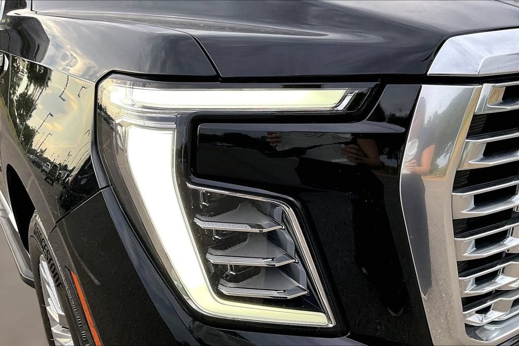 Used 2025 GMC Yukon Denali AWD/4WD image 32