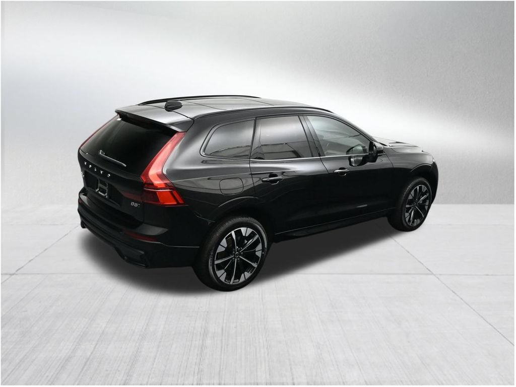 New 2026 Volvo XC60 B5 Plus AWD/4WD image 18