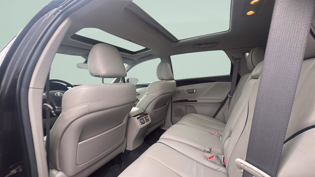 Used 2011 Toyota Venza AWD w/ Comfort Pkg image 13