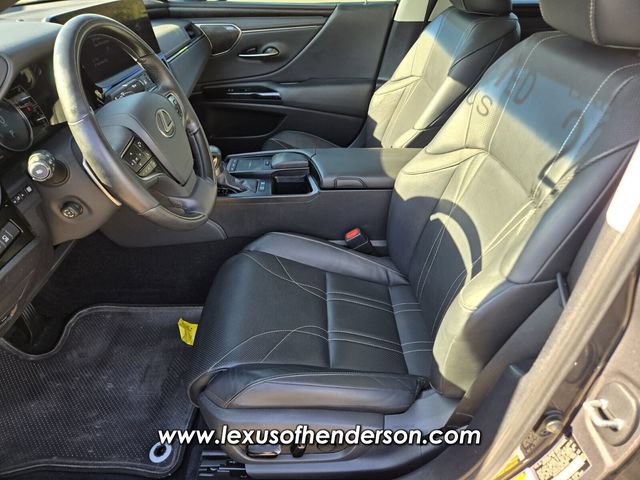 Certified 2022 Lexus ES 300h w/ Accessory Package FWD image 11