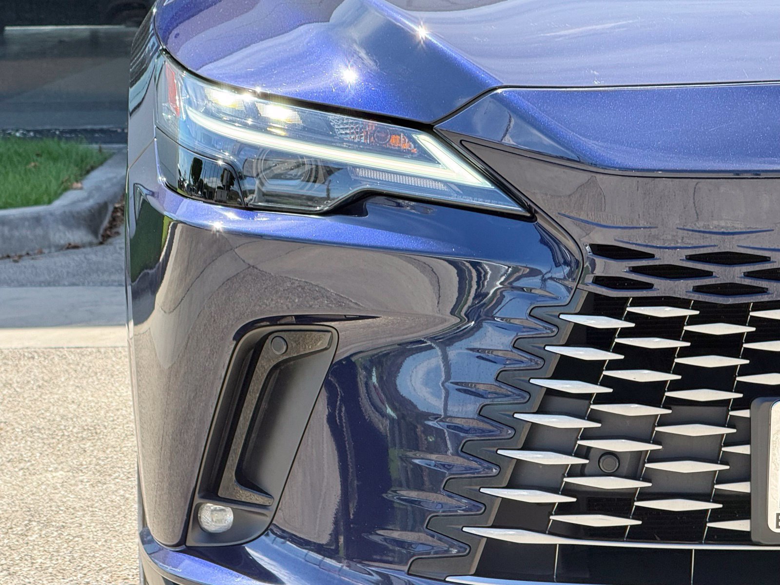 Used 2024 Lexus RX 350 Premium w/ Convenience Package FWD image 7