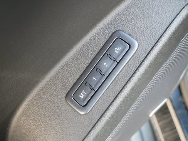 Used 2015 Chevrolet Tahoe LTZ AWD/4WD image 15