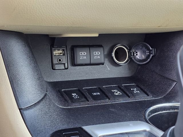 Used 2017 Toyota Highlander XLE AWD/4WD image 23