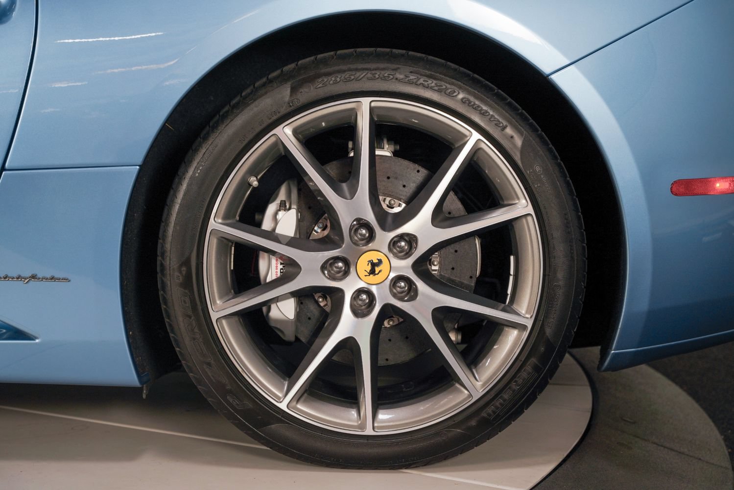 Used 2012 Ferrari California RWD image 20