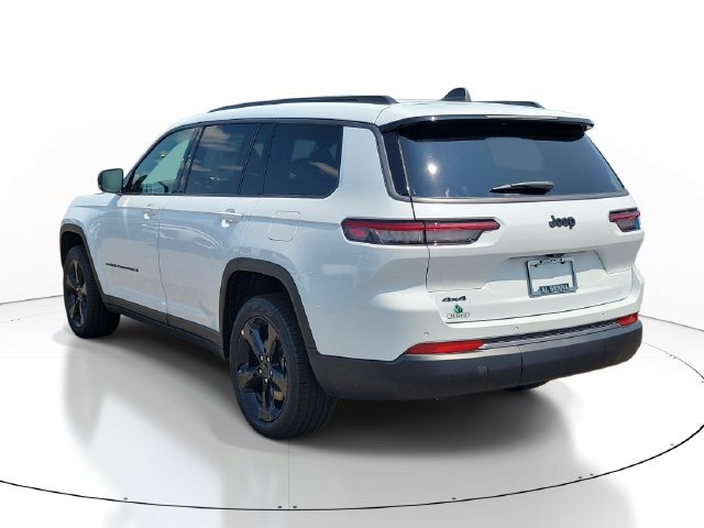 New 2026 Jeep Grand Cherokee L Limited w/ Limited Altitude Package AWD/4WD image 3