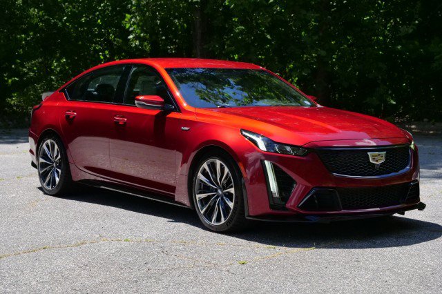Used 2022 Cadillac CT5 V Blackwing w/ Carbon Fiber Package 2 RWD image 4