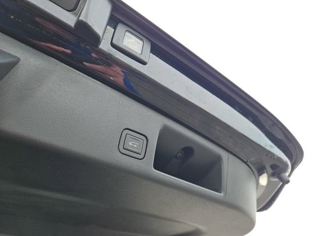 New 2026 Chevrolet Equinox EV LT AWD/4WD image 11