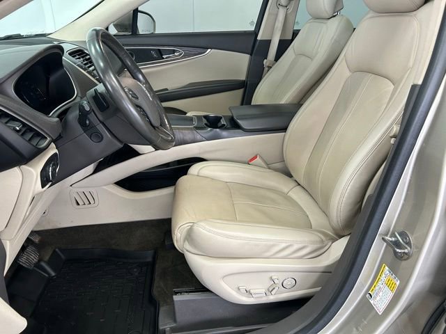 Used 2017 Lincoln MKX Reserve w/ Driver Assistance Package image 15