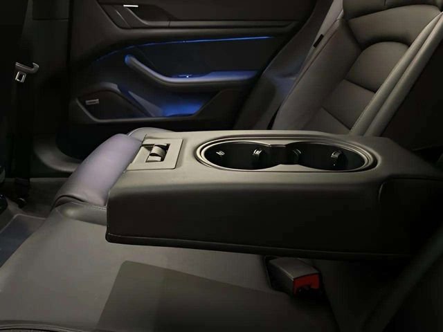 Used 2021 Porsche Taycan RWD image 13