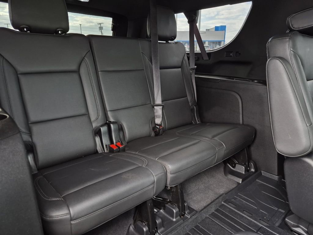 Used 2021 Chevrolet Suburban Z71 w/ Z71 Signature Package image 18