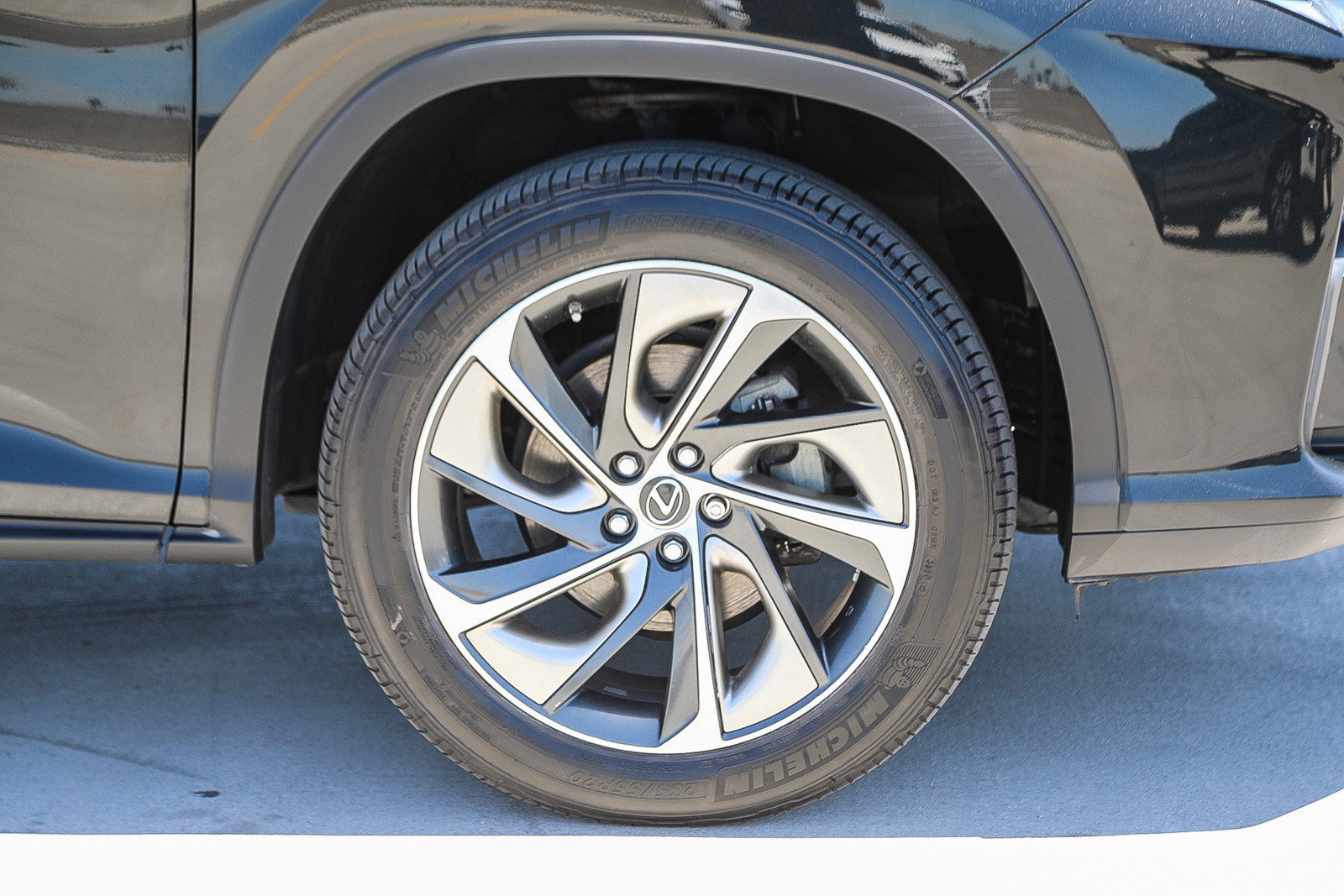 Used 2019 Lexus RX 450hL Luxury w/ Accessory Package AWD/4WD image 10